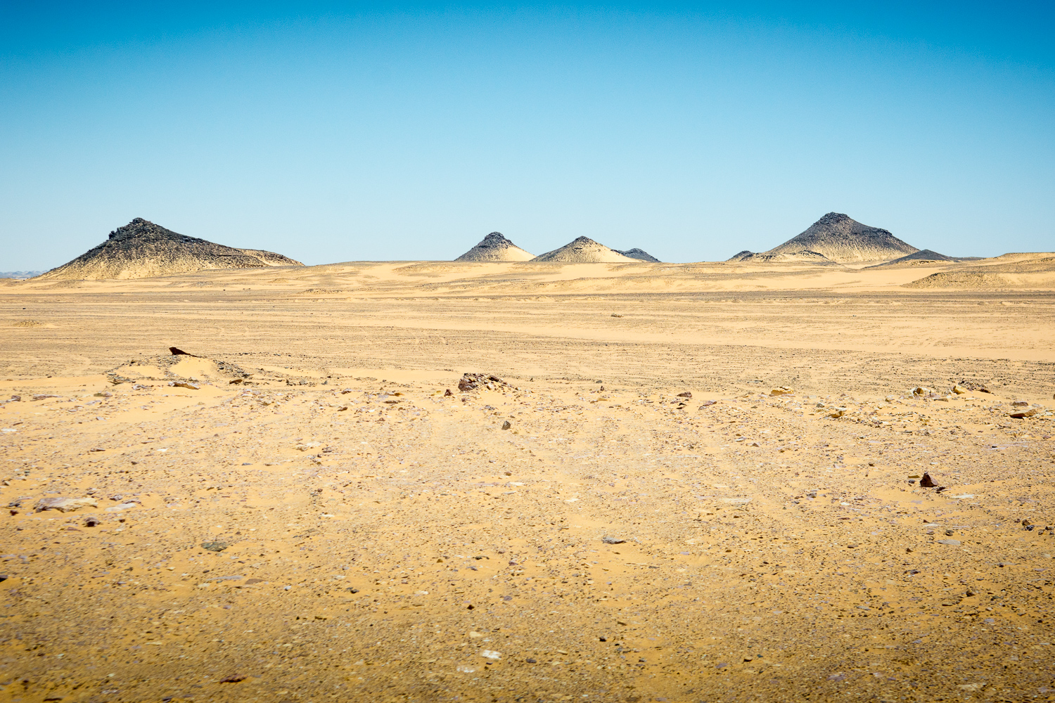 Collines rocheuses dans le desert