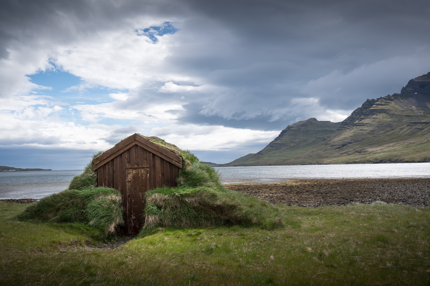 Petit village Stöðvarfjörður. Bird Watching House