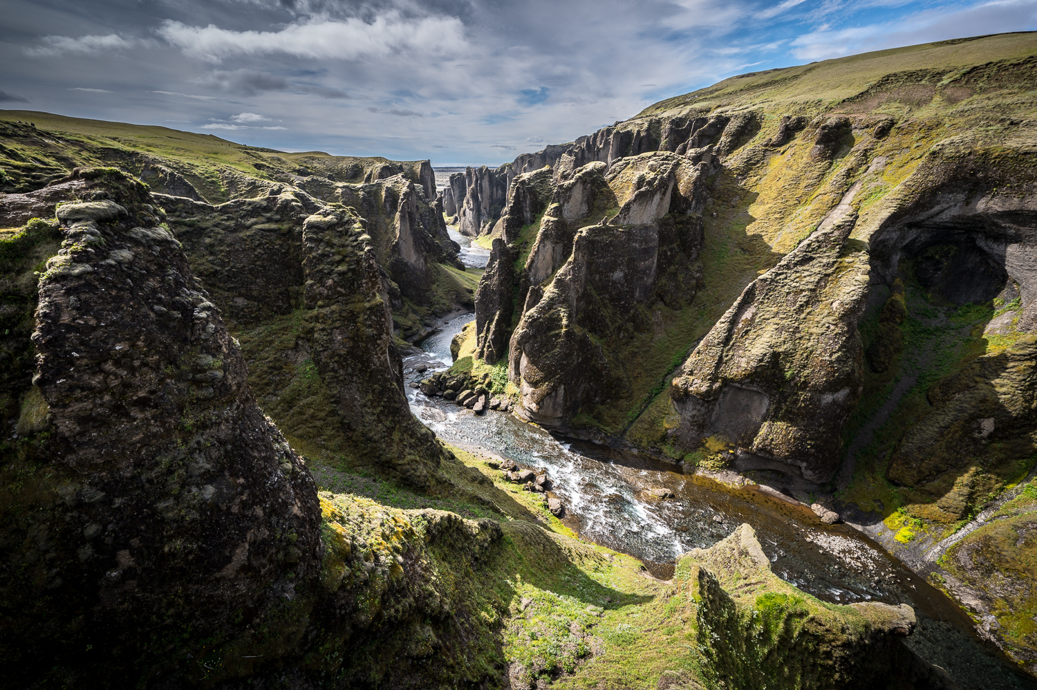 Fjaðrárgljúfur Canyon